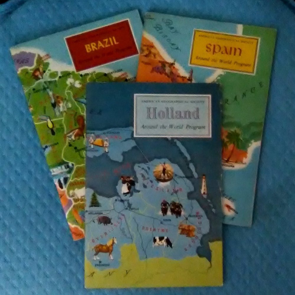 Around the World Booklets/3